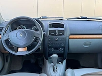 Renault - 2004 - clio - 1.6-16v initiale - automaat - 12-nn-dv - afbeelding 2 van  13