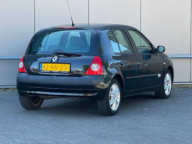 Renault - 2004 - clio - 1.6-16v initiale - automaat - 12-nn-dv - afbeelding 8 van  13