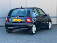 Renault - 2004 - clio - 1.6-16v initiale - automaat - 12-nn-dv - afbeelding 8 van  13
