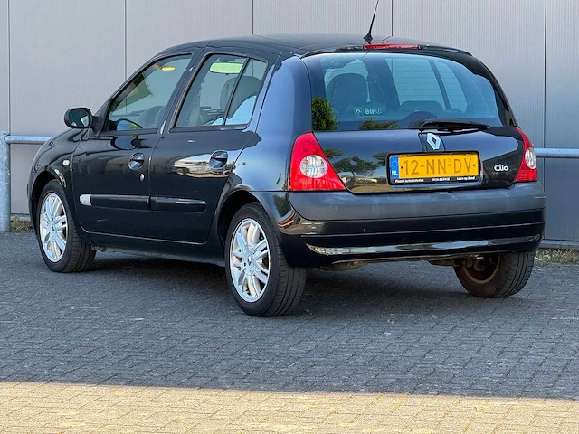 Renault - 2004 - clio - 1.6-16v initiale - automaat - 12-nn-dv - afbeelding 9 van  13