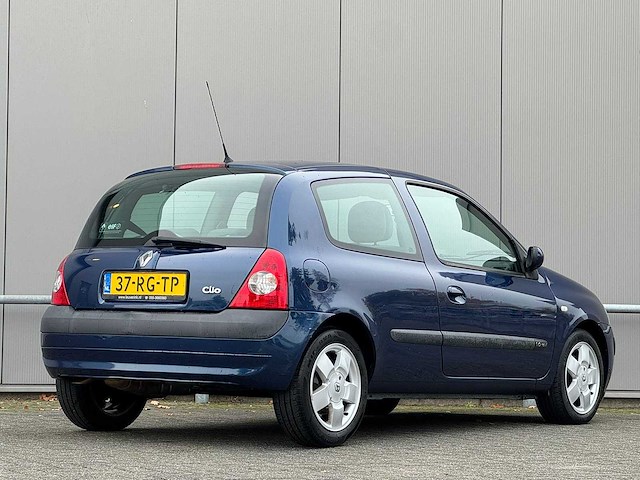 Renault - 2005 - clio - 1.6-16v initiale - automaat - 37-rg-tp - afbeelding 8 van  13