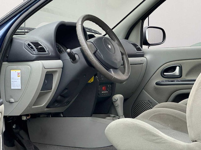Renault - 2005 - clio - 1.6-16v initiale - automaat - 37-rg-tp - afbeelding 11 van  13