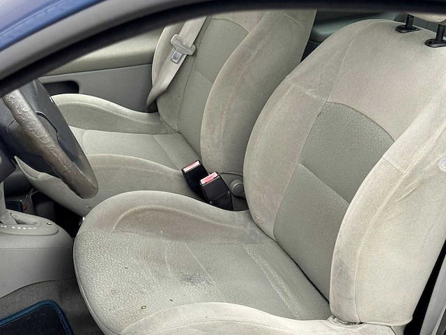 Renault - 2005 - clio - 1.6-16v initiale - automaat - 37-rg-tp - afbeelding 12 van  13