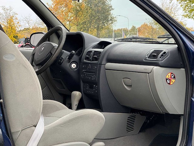 Renault - 2005 - clio - 1.6-16v initiale - automaat - 37-rg-tp - afbeelding 13 van  13