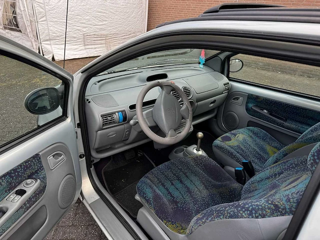 Renault - 2005 - twingo - 1.2-16v kenzo quick5 automaat - 94-rb-ds - afbeelding 5 van  8