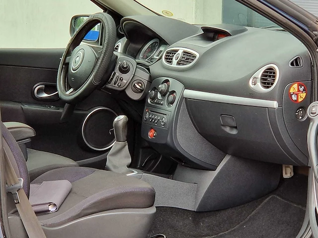 Renault - 2006 - clio - 1.4-16v dynam.luxe - 47-td-pl - afbeelding 10 van  19