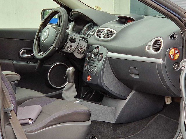 Renault - 2006 - clio - 1.4-16v dynam.luxe - 47-td-pl - afbeelding 10 van  19