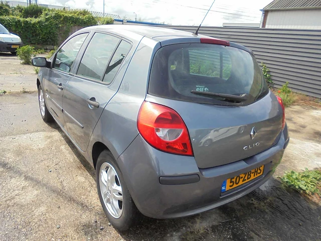 Renault - 2007 - clio - 1.2-16v bns line - 50-zb-hs - afbeelding 7 van  12