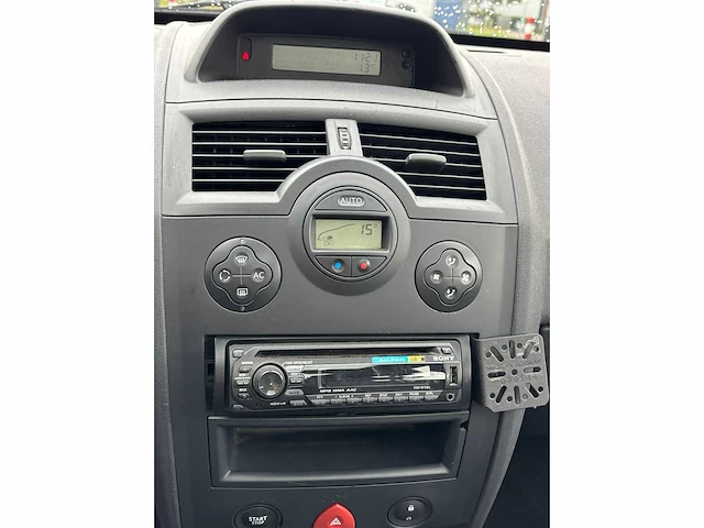 Renault - 2007 - mégane grand tour - 1.6-16v business l. - 14-tx-fx - afbeelding 2 van  16
