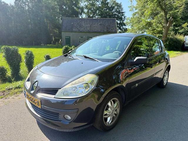 Renault - 2008 - clio - 1.2-16v special line - 43-ggg-8 - afbeelding 1 van  9