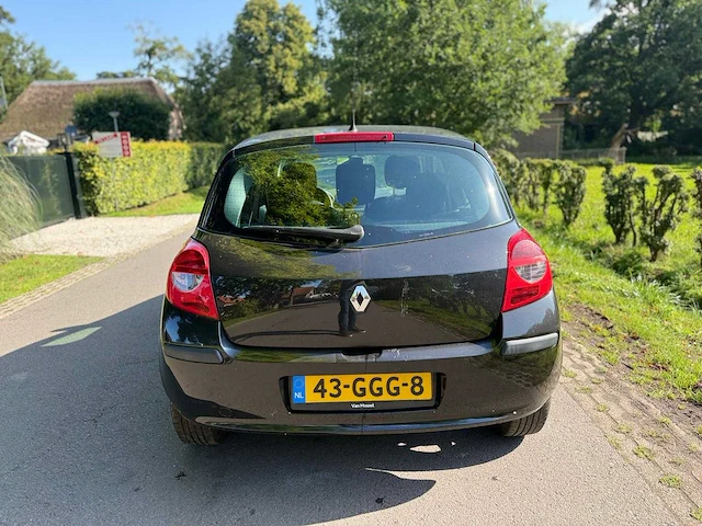 Renault - 2008 - clio - 1.2-16v special line - 43-ggg-8 - afbeelding 3 van  9