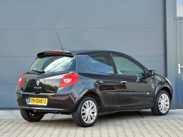 Renault - 2008 - clio - 1.6-16v dynamique s - 79-ghk-2 - afbeelding 16 van  20