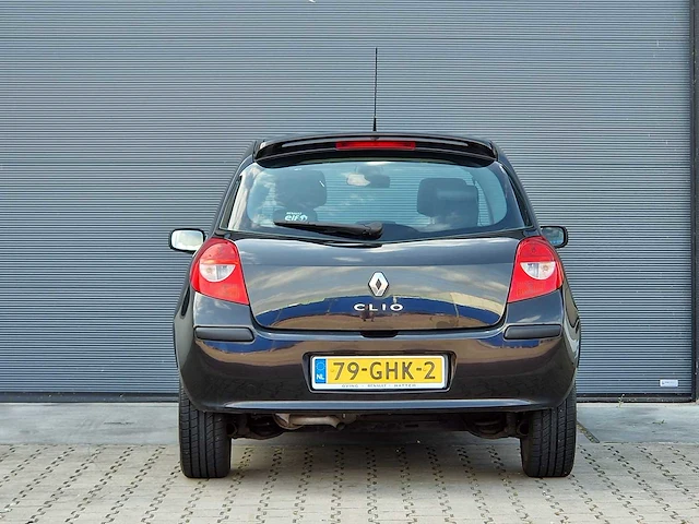 Renault - 2008 - clio - 1.6-16v dynamique s - 79-ghk-2 - afbeelding 17 van  20