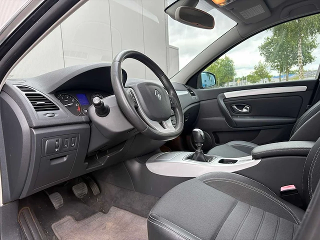 Renault - 2008 - laguna estate - 2.0 16v dynamique - 70-zk-fz - afbeelding 9 van  19