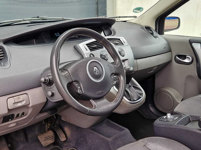 Renault - 2008 - scénic - 1.6-16v tech line - 13-zp-vs - afbeelding 2 van  23