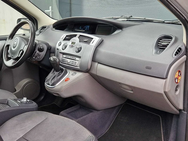 Renault - 2008 - scénic - 1.6-16v tech line - 13-zp-vs - afbeelding 16 van  23