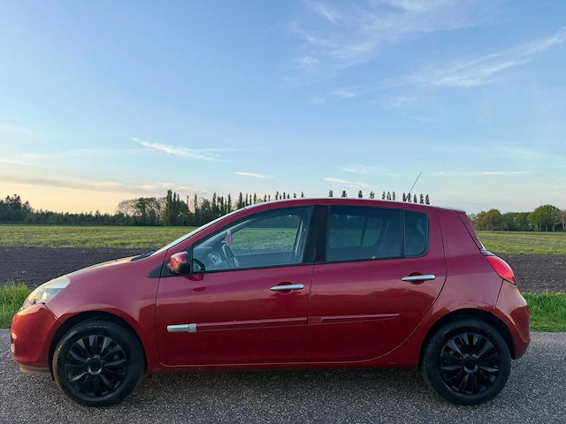 Renault - 2011 - clio - 1.5 dci parisienne - 42-rgr-3 - afbeelding 3 van  10