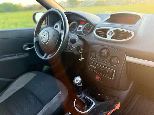Renault - 2011 - clio - 1.5 dci parisienne - 42-rgr-3 - afbeelding 10 van  10