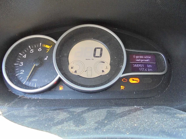 Renault - 2011 - mégane estate - 1.6 authentique lpg/g3 - 08-phr-3 - afbeelding 2 van  13