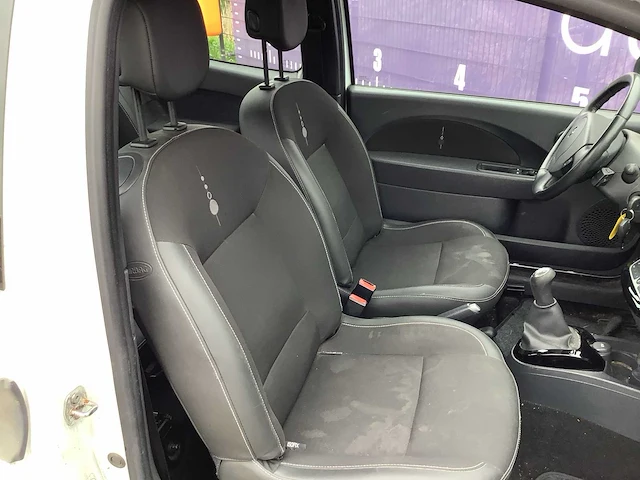 Renault - 2011 - twingo - 1.5 dci night & day - personenauto - afbeelding 8 van  11