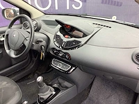 Renault - 2011 - twingo - 1.5 dci night & day - personenauto - afbeelding 9 van  11