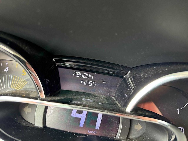 Renault - 2014 - clio estate - 1.5 dci night&day - 1-tzr-31 - afbeelding 2 van  11