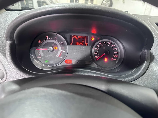 Renault - clio - 1.2-16v authentique - 09-tv-tz - afbeelding 10 van  18