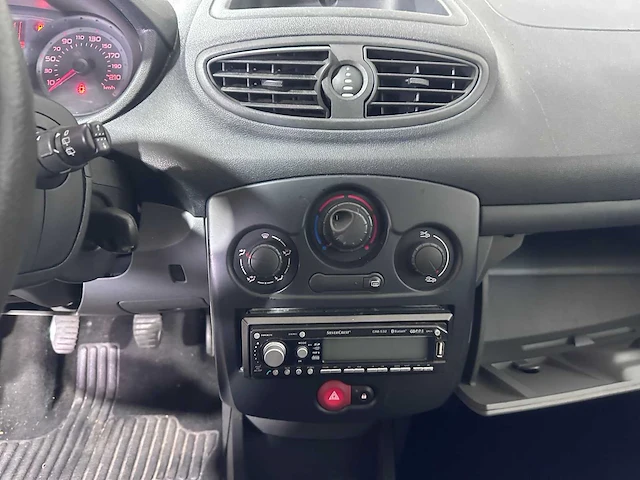 Renault - clio - 1.2-16v authentique - 09-tv-tz - afbeelding 13 van  18