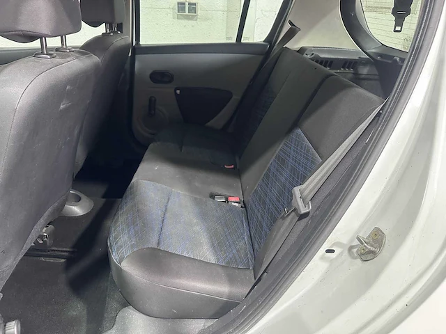 Renault - clio - 1.2-16v authentique - 09-tv-tz - afbeelding 15 van  18