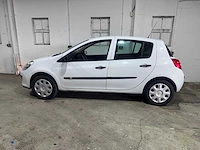 Renault - clio - 1.2-16v authentique - 09-tv-tz - afbeelding 2 van  18