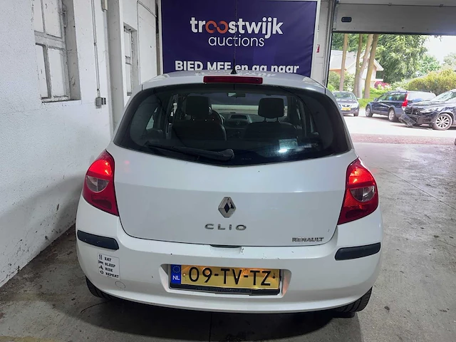 Renault - clio - 1.2-16v authentique - 09-tv-tz - afbeelding 4 van  18
