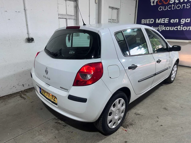Renault - clio - 1.2-16v authentique - 09-tv-tz - afbeelding 5 van  18