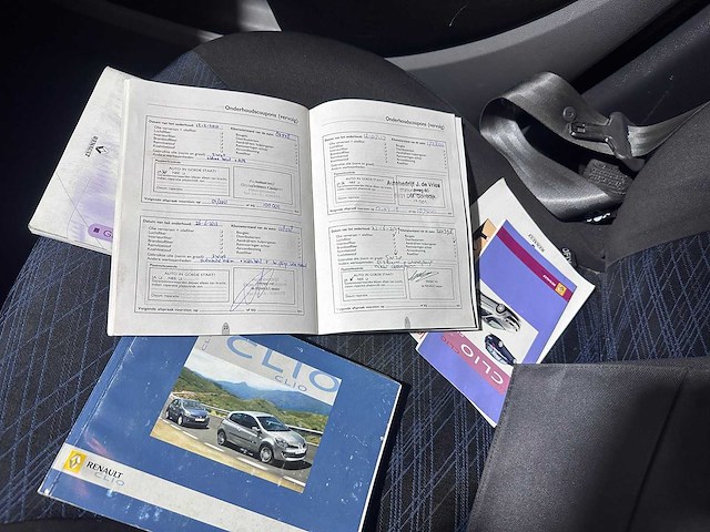 Renault - clio - 1.2-16v authentique - 67-sl-kf - afbeelding 9 van  17