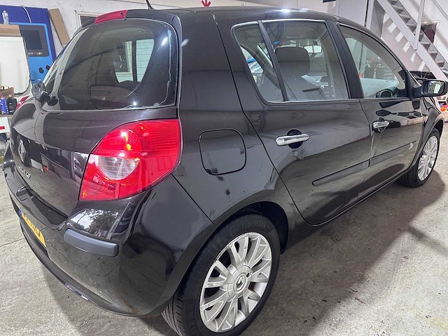 Renault - clio - 1.2-16v collection - 89-hxj-9 - afbeelding 15 van  19