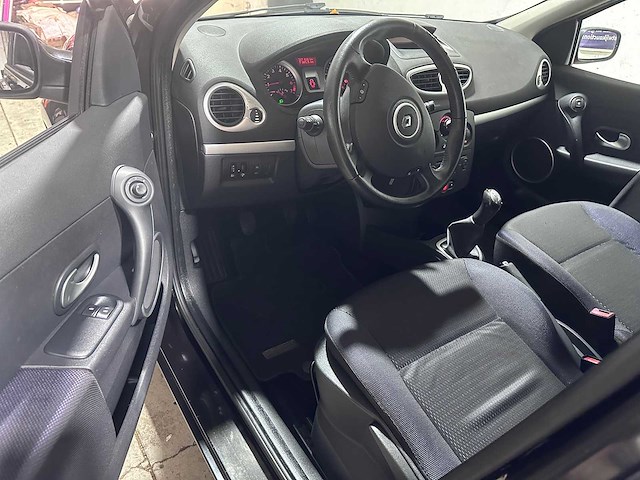 Renault - clio - 1.2-16v collection - 89-hxj-9 - afbeelding 18 van  19