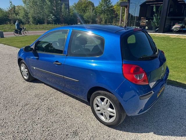 Renault - clio - 1.2-16v expression - 93-tv-fp - 2007 - afbeelding 18 van  23