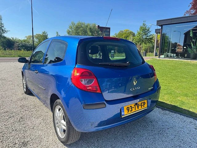 Renault - clio - 1.2-16v expression - 93-tv-fp - 2007 - afbeelding 19 van  23