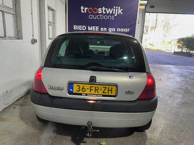 Renault - clio - 1.4-16v rt - 36-fr-zh - afbeelding 16 van  21
