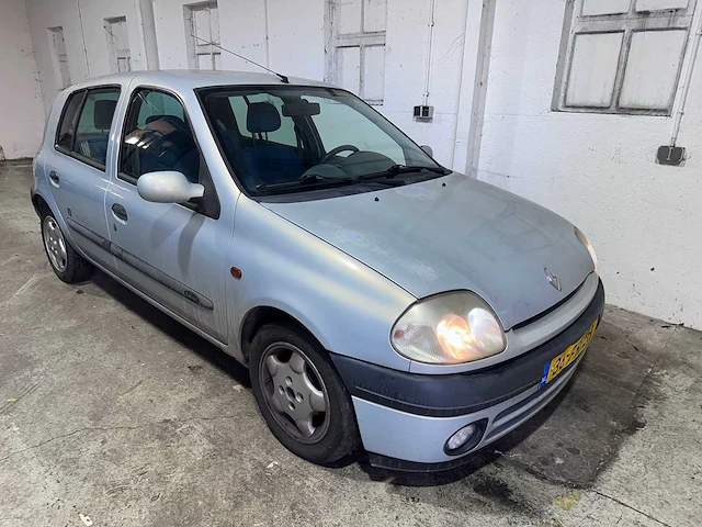 Renault - clio - 1.4-16v rt - 36-fr-zh - afbeelding 19 van  21
