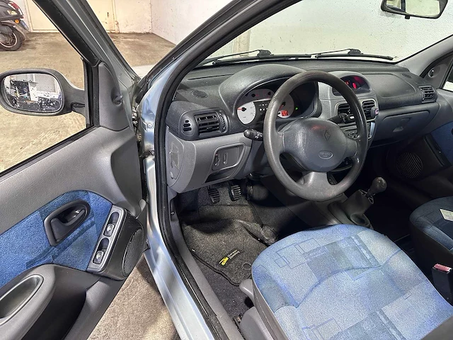 Renault - clio - 1.4-16v rt - 36-fr-zh - afbeelding 21 van  21