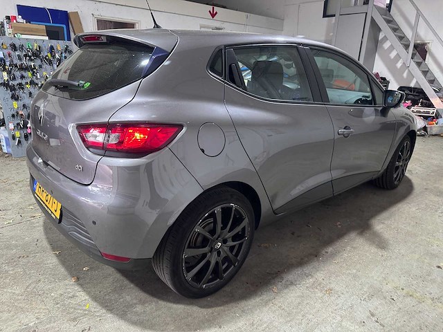 Renault - clio - 1.5 dci expression - hr-871-j - afbeelding 17 van  20