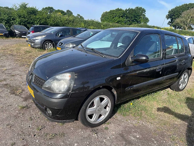 Renault - clio - 1.6-16v privilège - 24-ls-zn - afbeelding 1 van  12