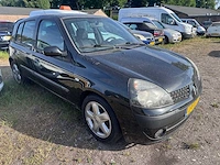 Renault - clio - 1.6-16v privilège - 24-ls-zn - afbeelding 7 van  12