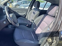 Renault - clio - 1.6-16v privilège - 24-ls-zn - afbeelding 11 van  12