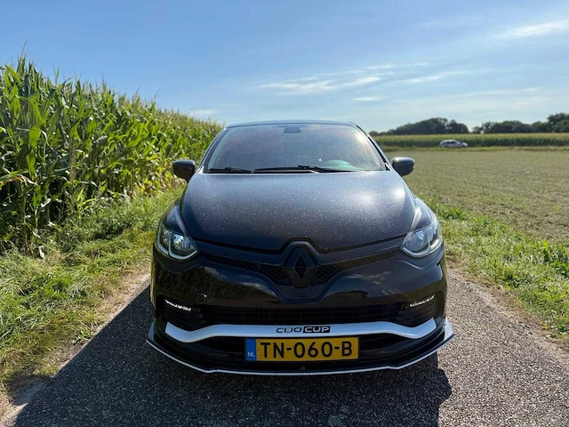 Renault - clio - 1.6 r.s. - tn-060-b - 2013 - afbeelding 2 van  17