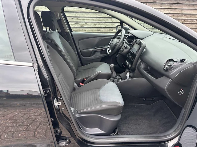 Renault - clio estate - 0.9 tce dynamique - car - 2015 - afbeelding 30 van  31