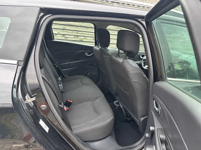 Renault - clio estate - 0.9 tce dynamique - car - 2015 - afbeelding 31 van  31