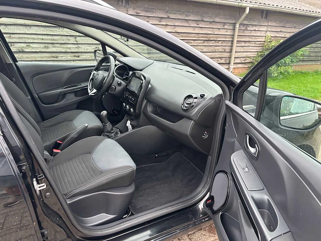 Renault - clio estate - 0.9 tce dynamique - car - 2015 - afbeelding 22 van  31