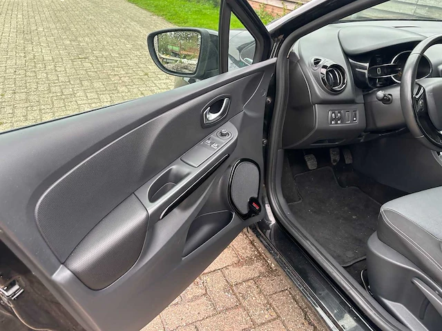 Renault - clio estate - 0.9 tce dynamique - car - 2015 - afbeelding 27 van  31