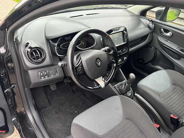 Renault - clio estate - 0.9 tce dynamique - car - 2015 - afbeelding 29 van  31